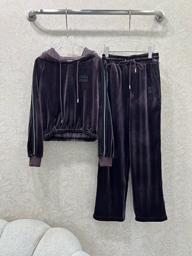 Miumiu Casual Velvet Sports Suit Top Version S-L 2025.10.14