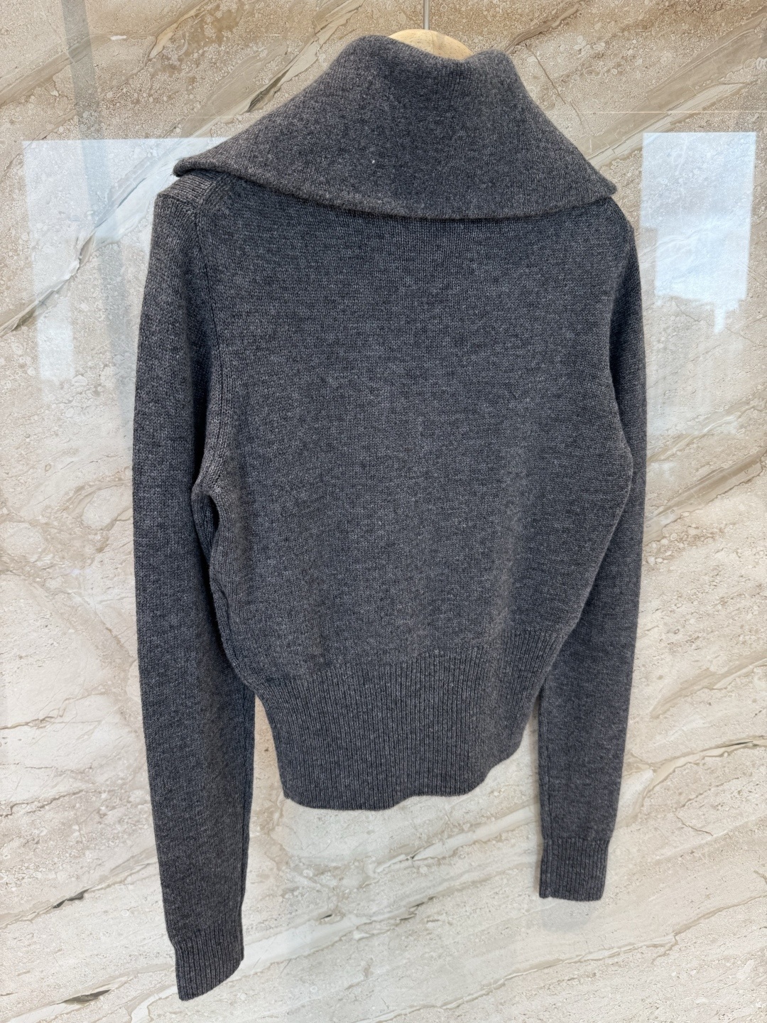 Miumiu Zipper Navy Collar Cashmere Sweater Top Version 36-40 2025.9.11