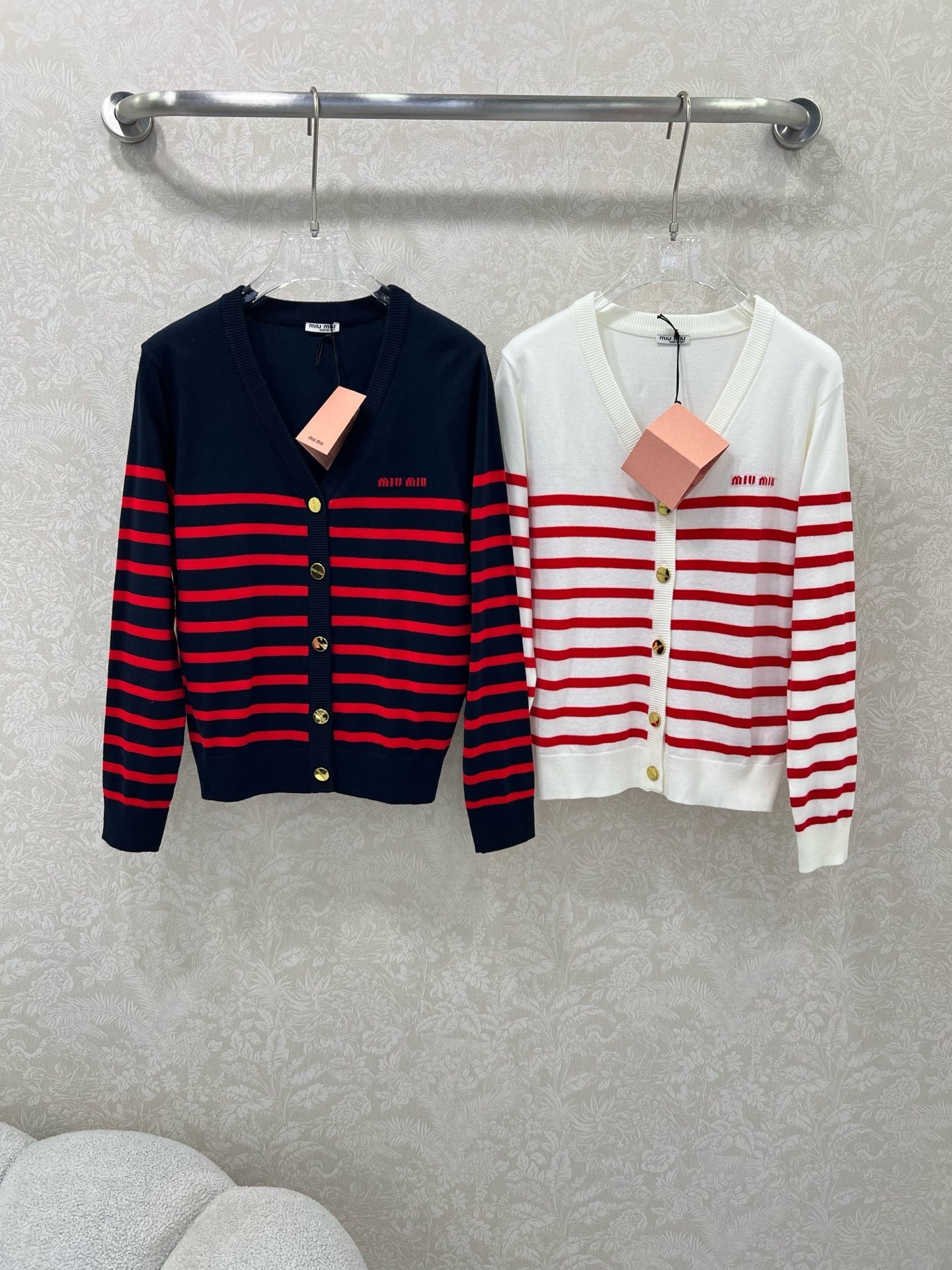 Miumiu Knit Cardigan Top Version S-L 2025.8.26