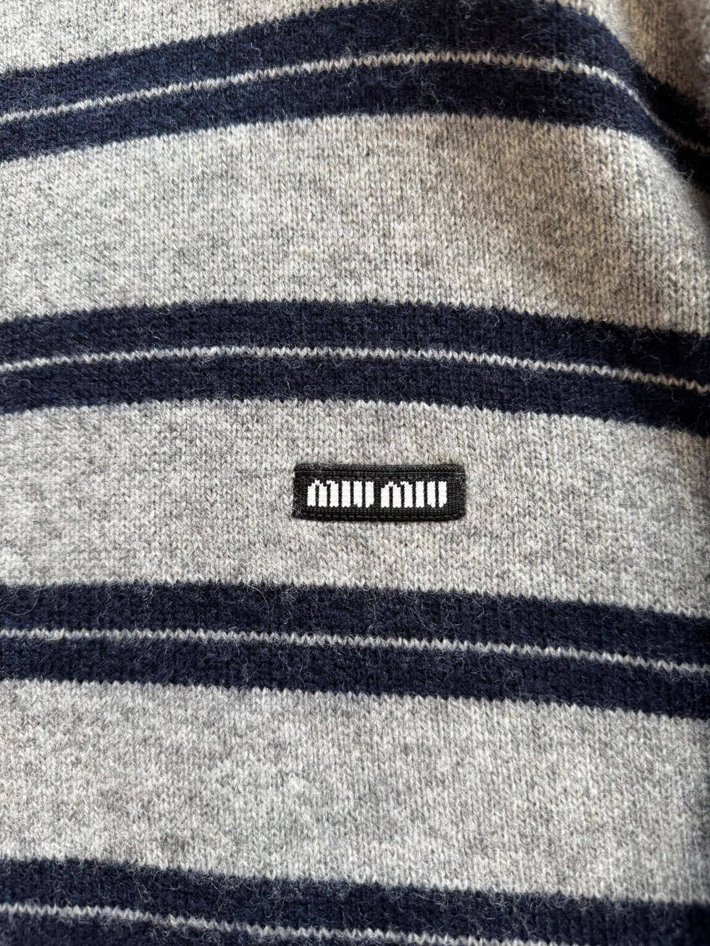 Miumiu Cardigan Top Version S-L 2025.9.11