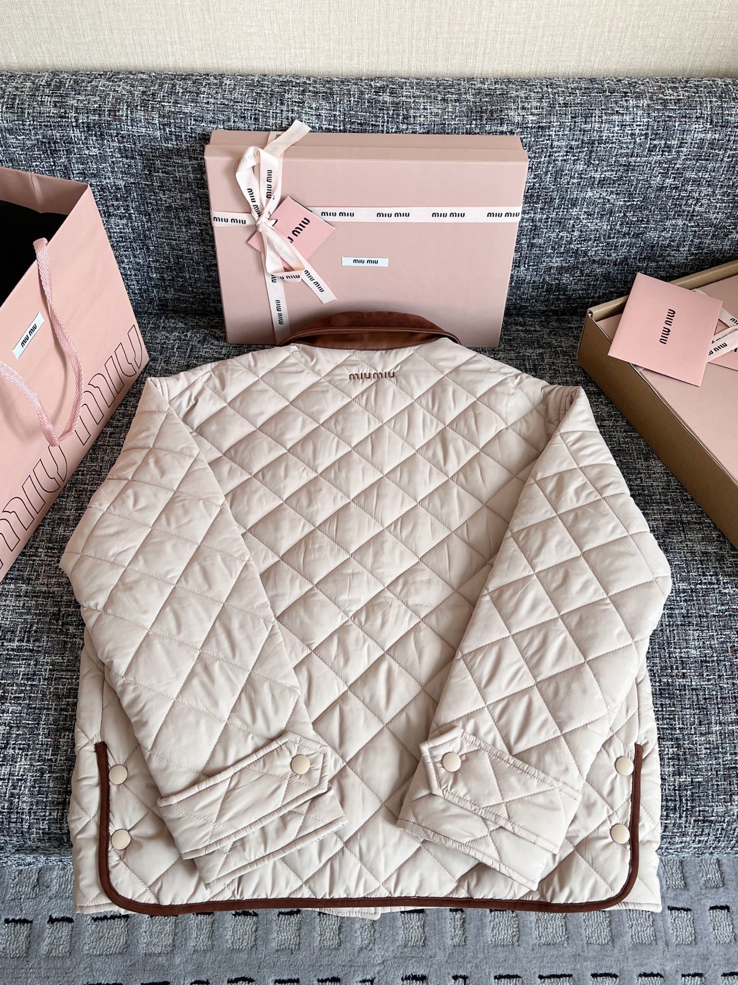 Miumiu Padded Jacket Top Version S-L 2025.9.28