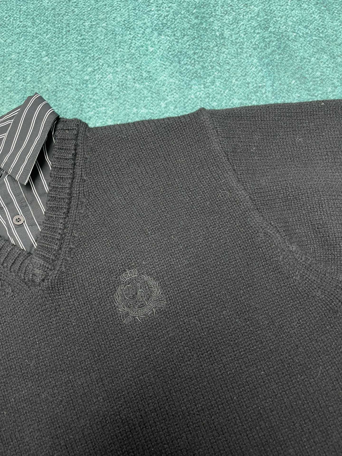 Balenciaga V-neck drop shoulder long-sleeved sweater Top Version S-XL 2025.10.13