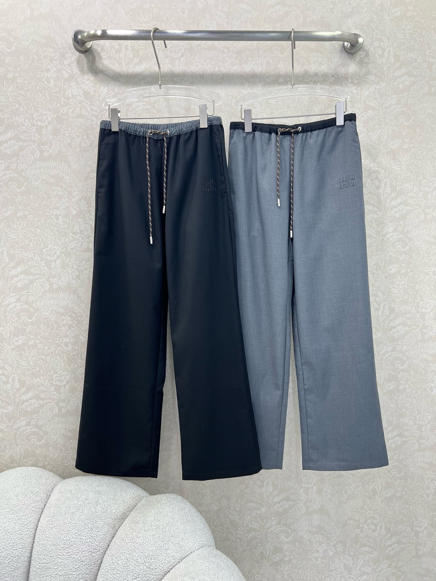 Miumiu Casual Trousers Top Version S-L 2025.8.29