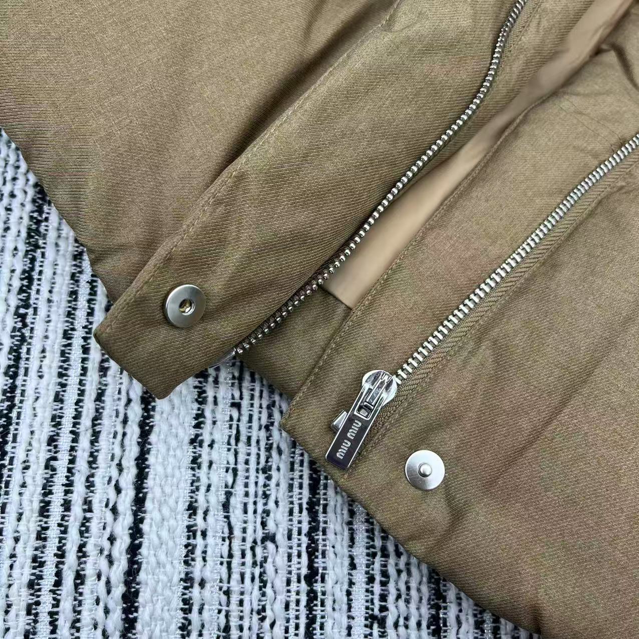 Miumiu Long Sleeve Down Jacket Top Version S-L 2025.9.9