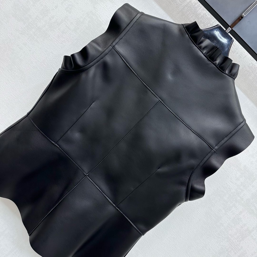 Miumiu Leather Vest Top Version 36-40 2025.8.19