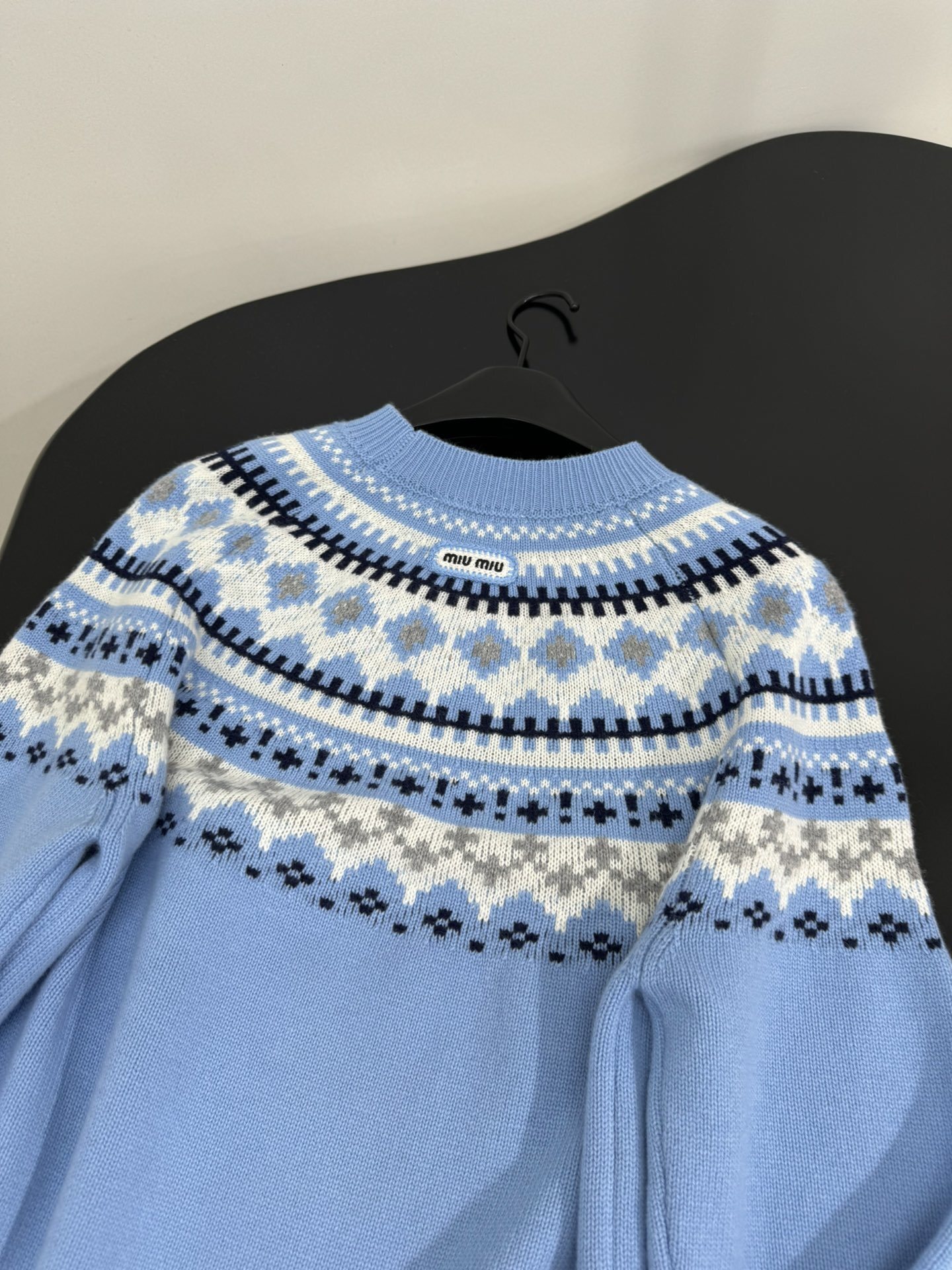 Miumiu Wool Crew Neck Cardigan Top Version S-L 2025.10.28