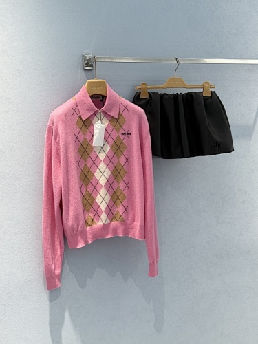 Miumiu diamond half-zip polo collar knitted sweater Top Version S-L 2025.8.8