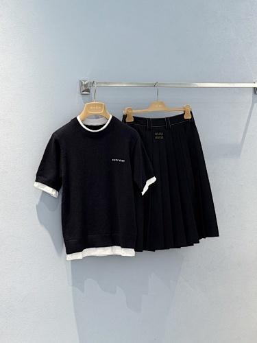 Miumiu Round Neck Knit Short Sleeve Top Version S-L 2025.8.5