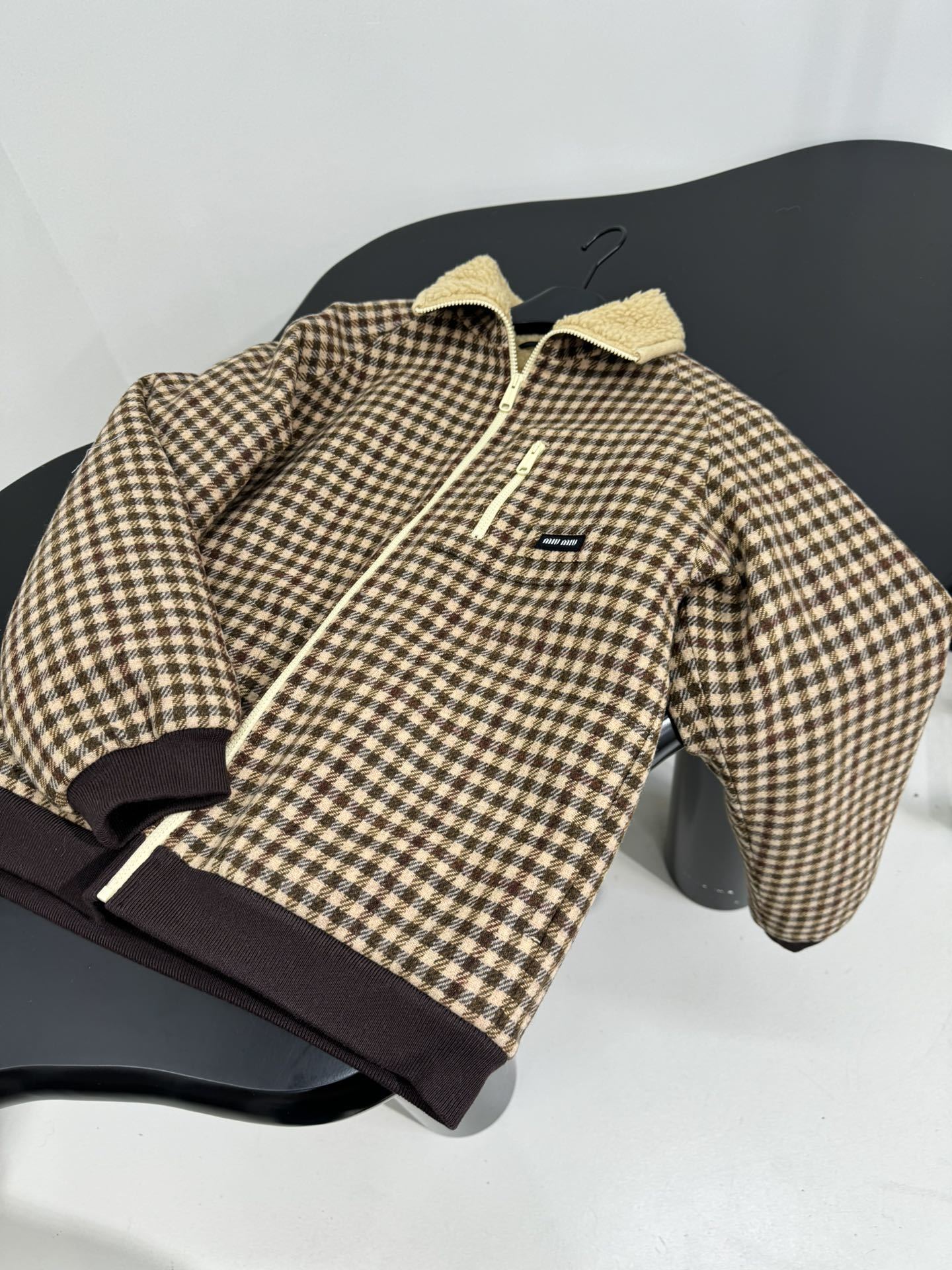 Miumiu Fleece Lined Plaid Jacket Top Version S-L 2025.10.17