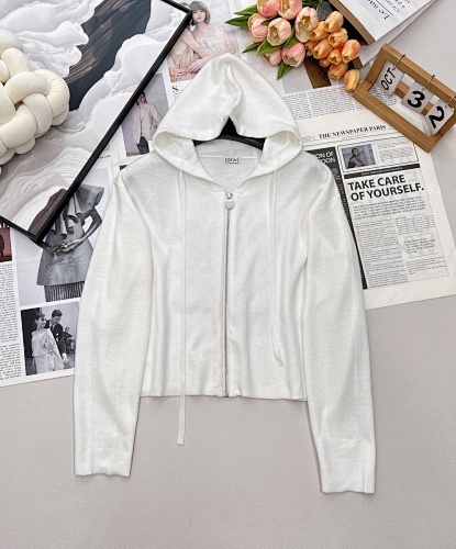 LE9G4685 LEW WOOL ZIPPER BACK EMBOSSED LETTER SWEATERCOAT