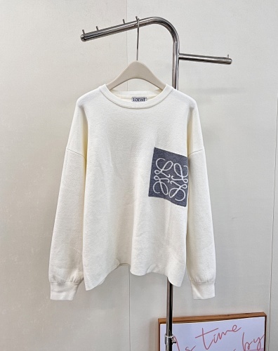 LEAH8585 LEW LOGO CONTRAST COLOR CHEST POCKET WOOL SWEATER