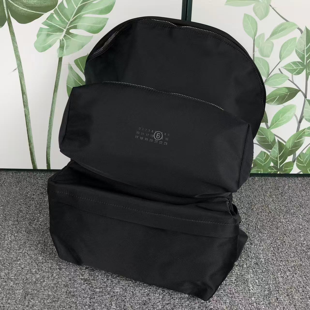 ￥438 MAISON MARGIELA BAG 219230901 ( 长40CM*宽18CM*高45CM)