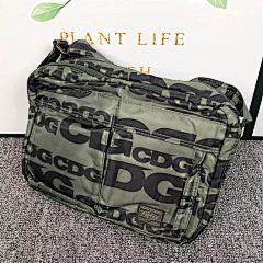 ￥109 COMME DES GARCONS BAG 272248 (长28CM*宽10CM*高19CM)