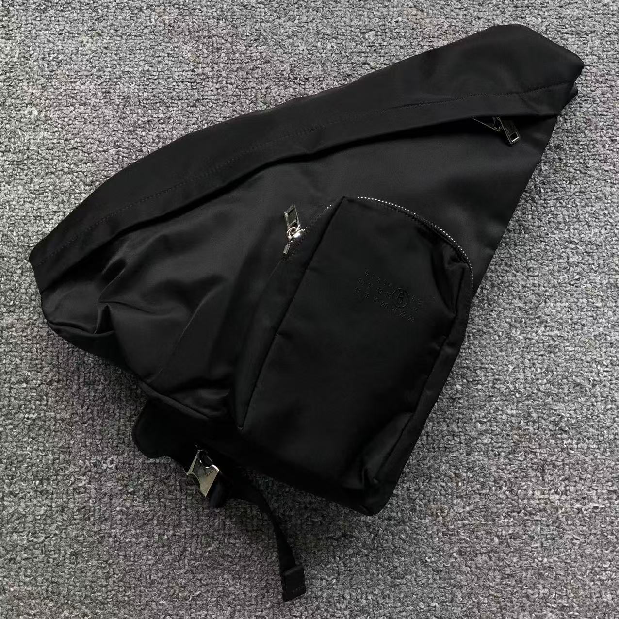 ￥388 MAISON MARGIELA BAG 219225201 ( 长35CM*宽7CM*高39CM)