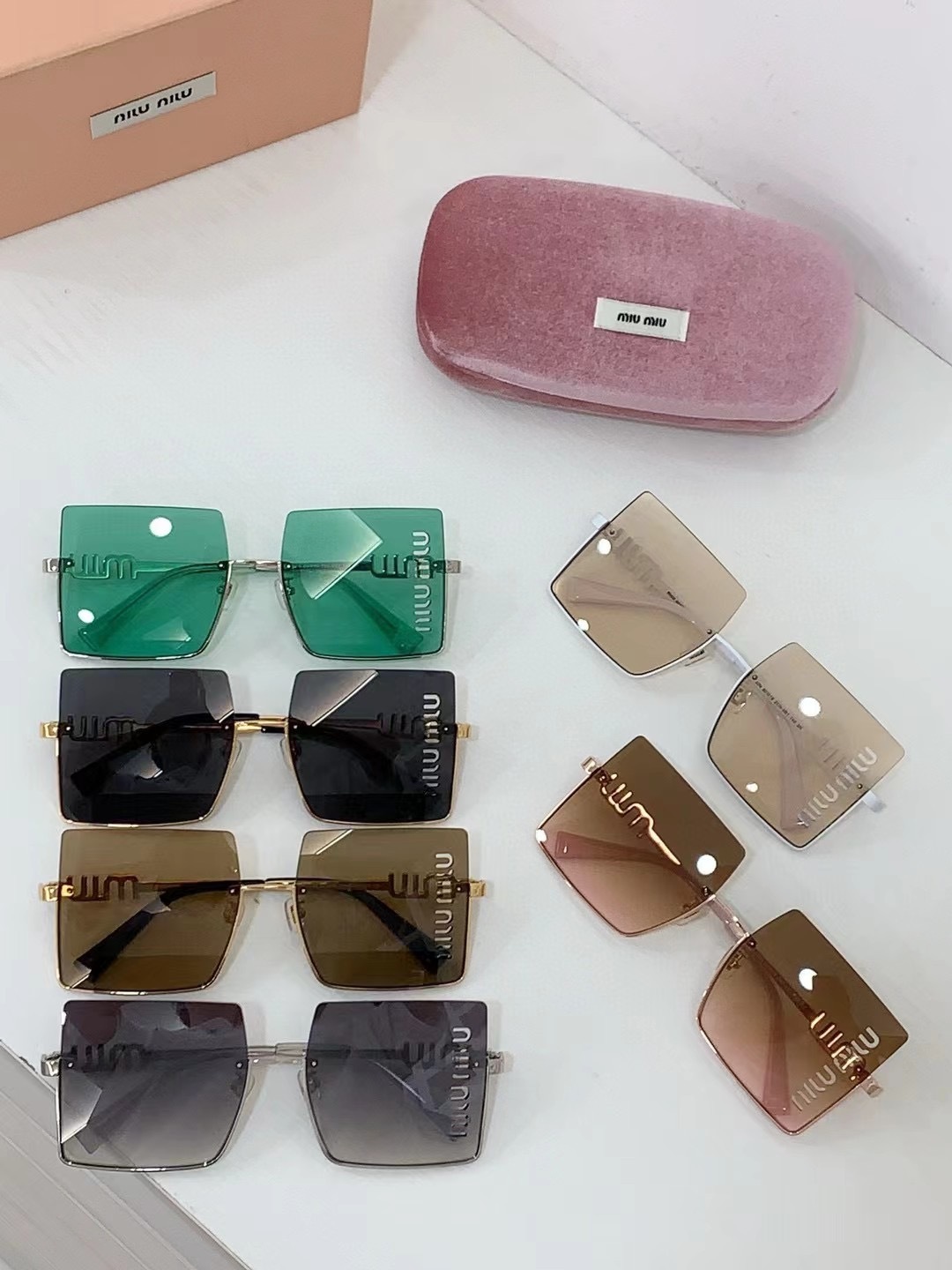 MIU MIU - SMU 382 / 382M -61 16 140