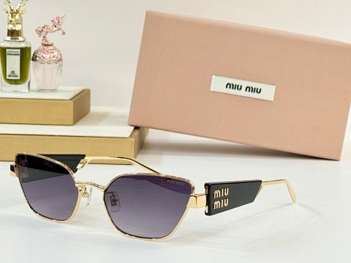 MIU MIU - SMU 65WS - 58 19 145