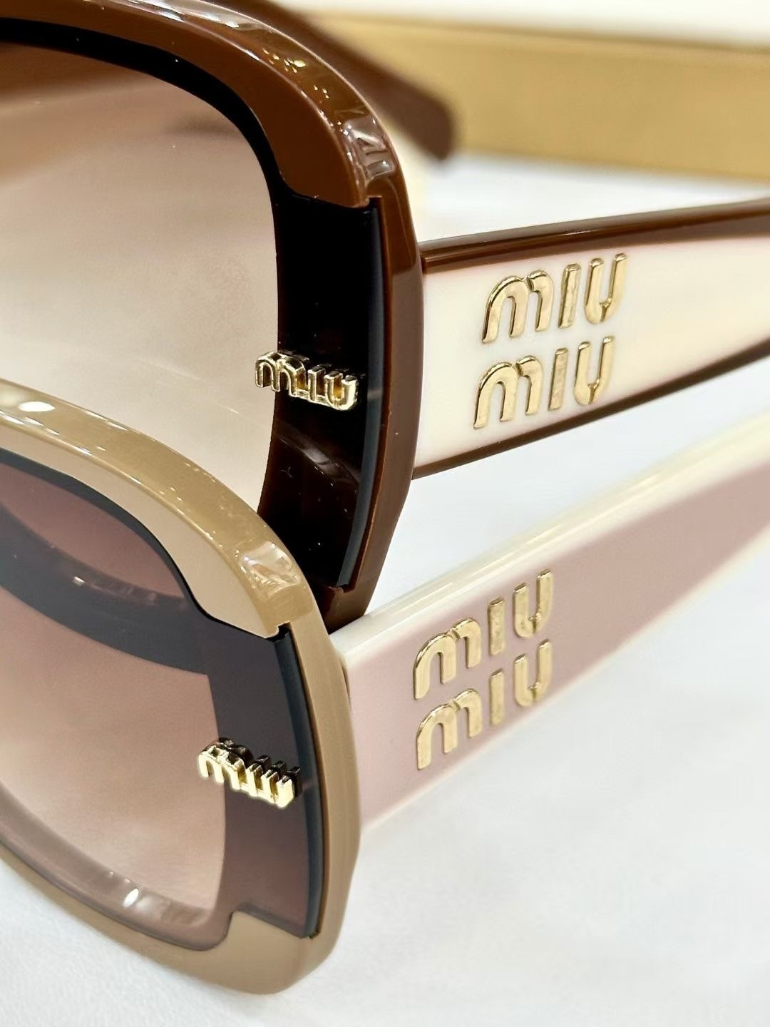 MIU MIU - MU 06 - 64 17 145