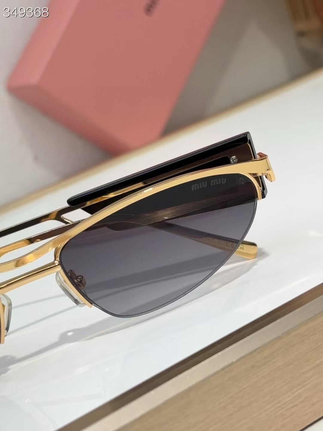 MIU MIU - MU 132AV - 56 18 142