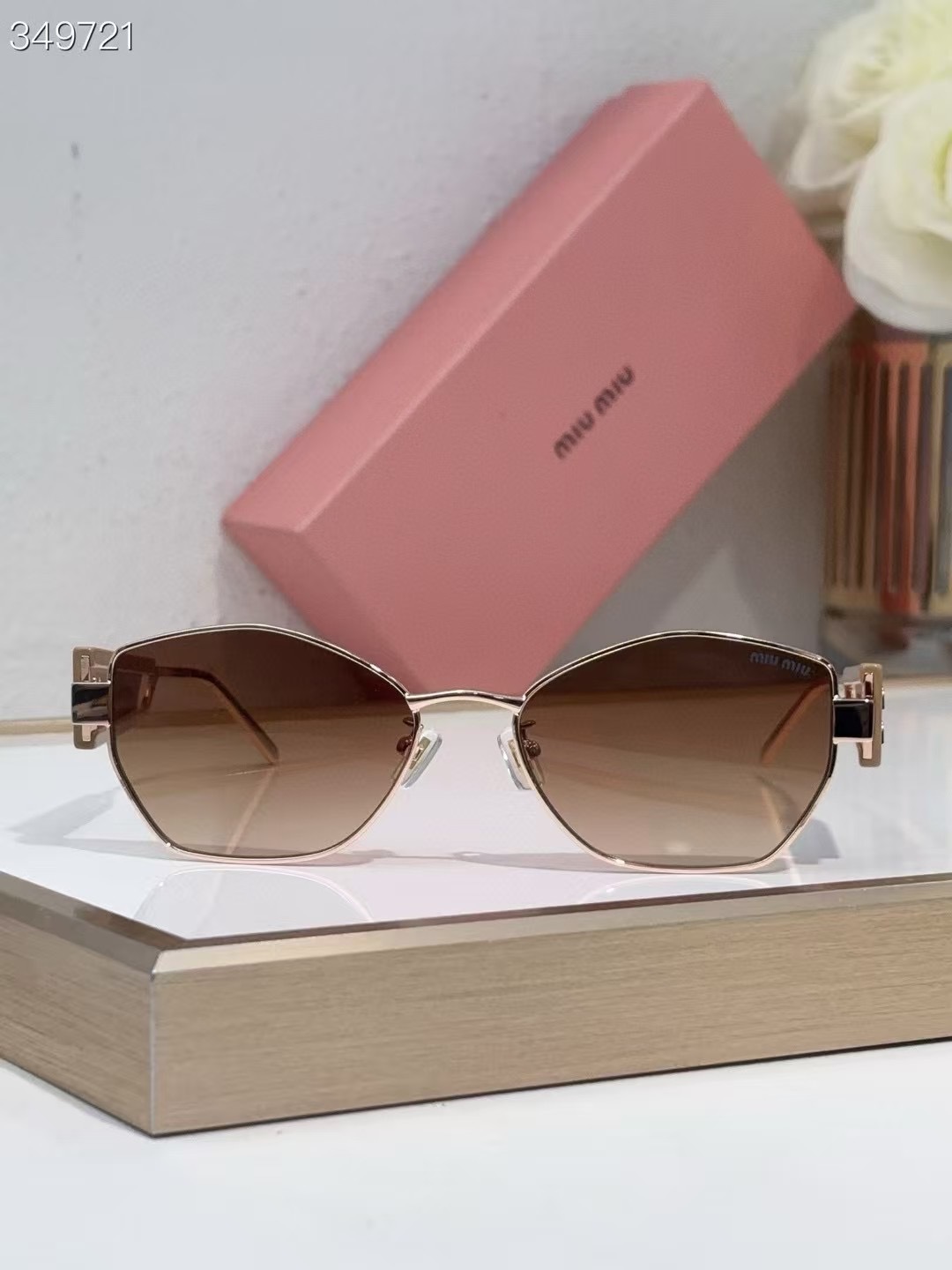 MIU MIU - SMU 67WS - 55 18 145