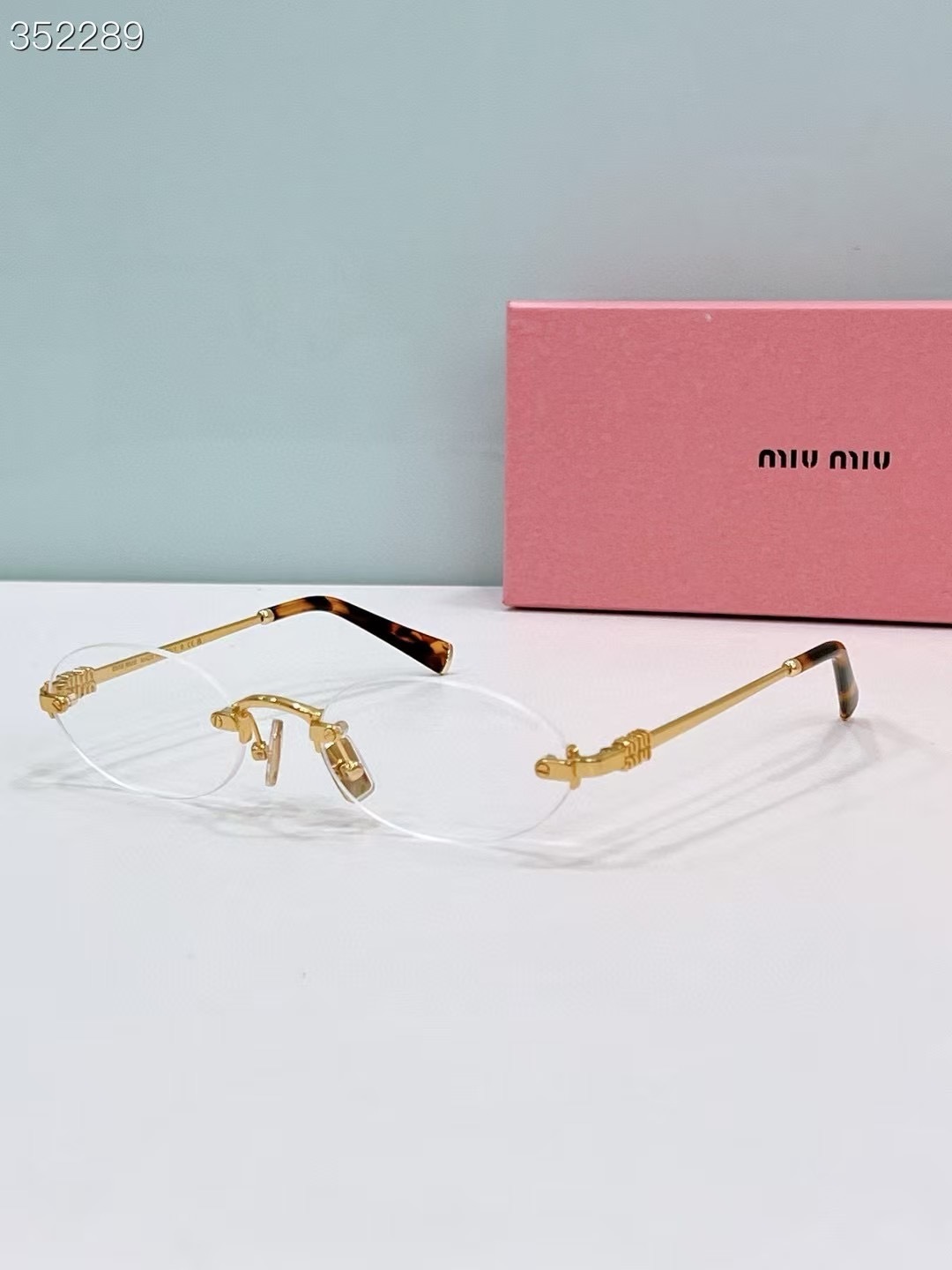 MIU MIU - MU A54 - 53 20 140