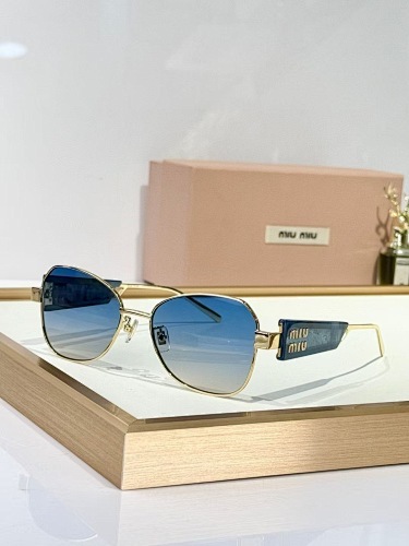 MIU MIU - SMU 67WS - 55 18 145