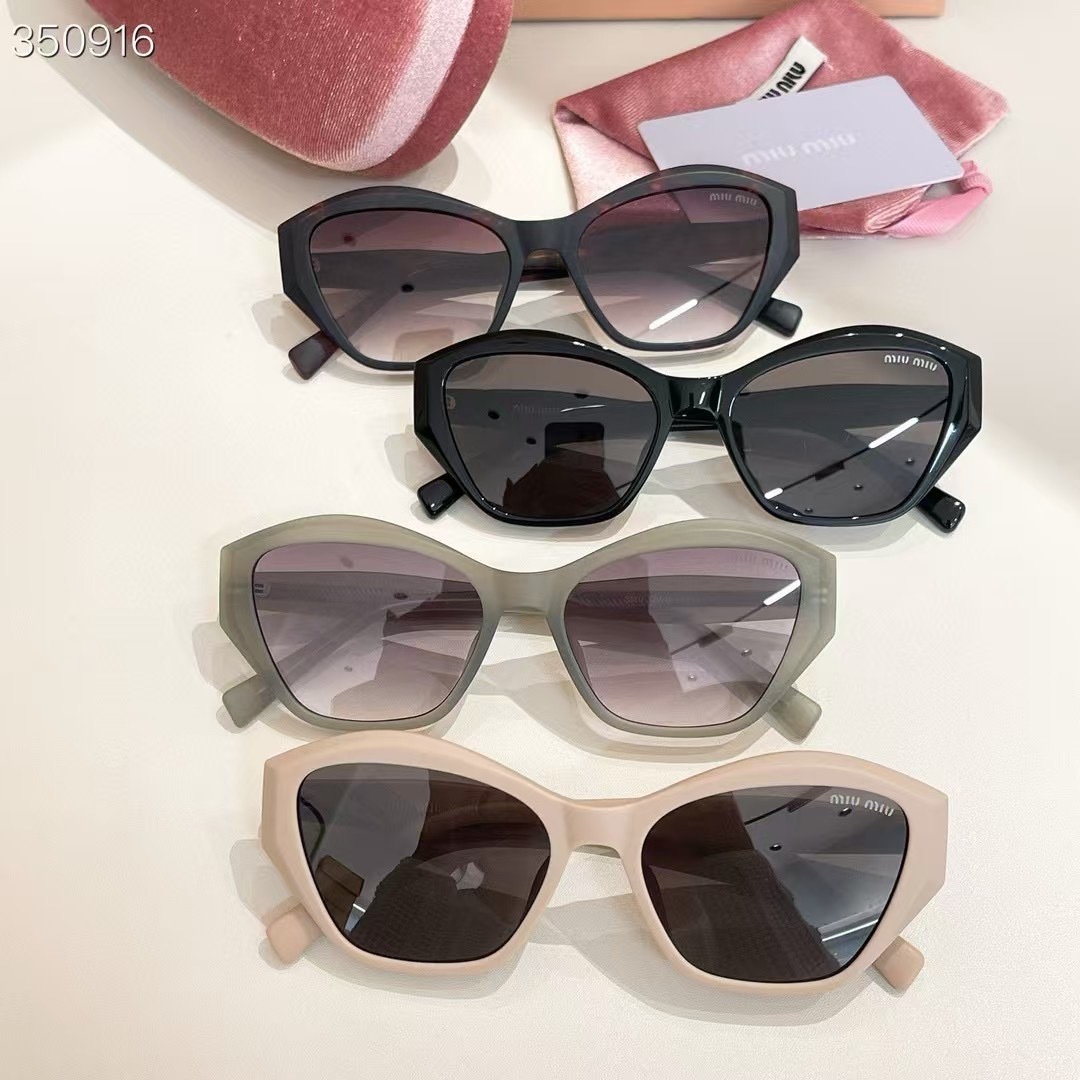 MIU MIU - SMU 32WS - 55 18 145