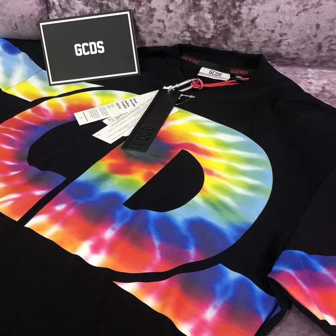 1980）GCDS 21新款 炫彩 大字母 印花 春夏 短袖 T恤 短T 時尚 潮流 男女同款