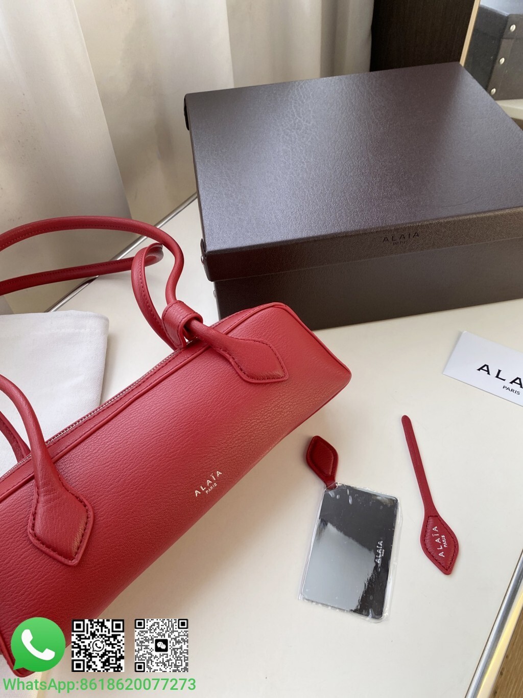 Alaia Alaïa Small Le Teckel Textured Leather Handle Handle Shoulder Bag