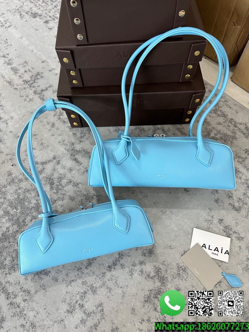 Alaia Le Teckel Leather Shoulder Bags