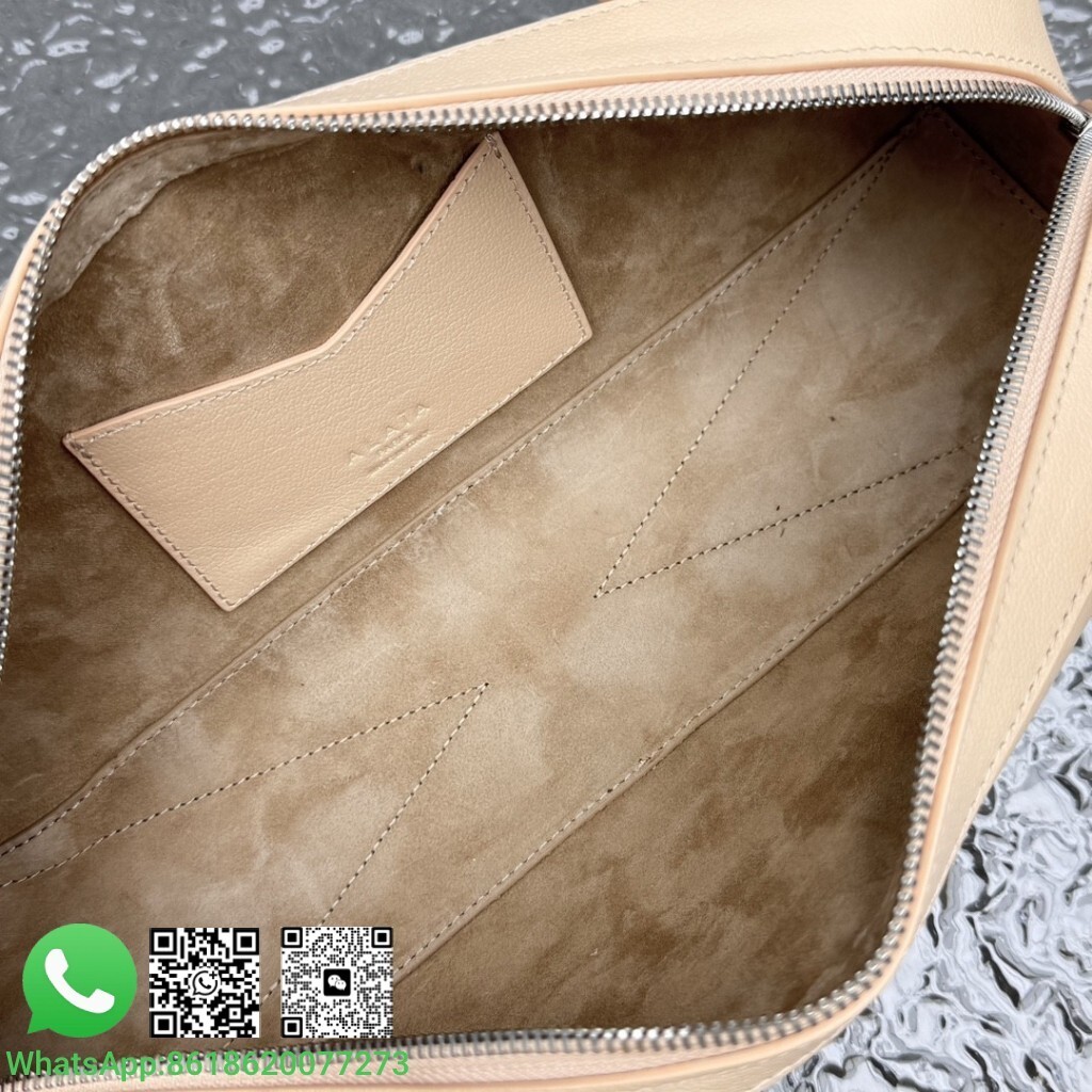 Alaia Alaïa Large Le Teckel Textured Leather Handle Handle Shoulder Bag