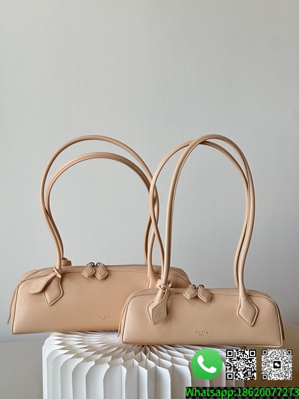 Alaia Le Teckel Leather Shoulder Bags