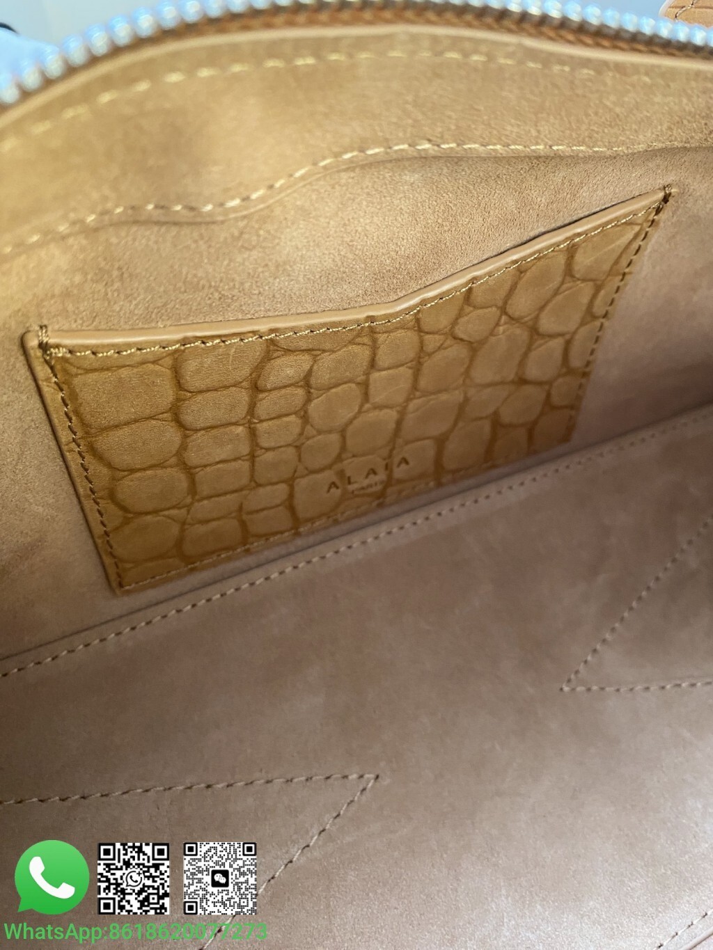 Alaia Alaïa Large Le Teckel Crocodile Suede Leather Handle Handle Shoulder Bag