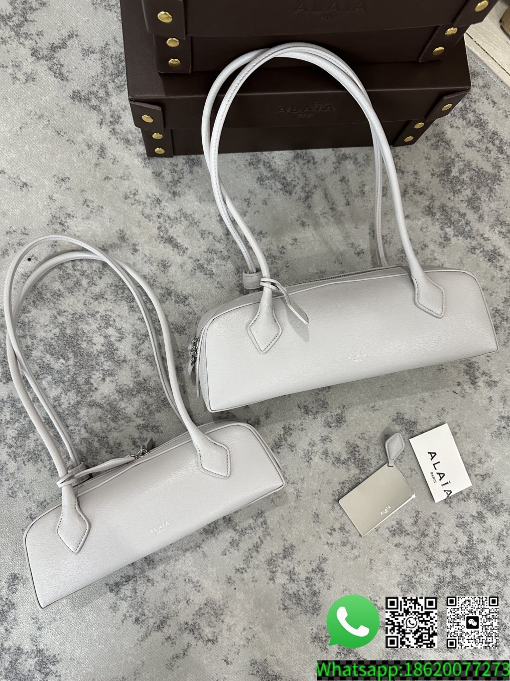 Alaia Le Teckel Leather Shoulder Bags