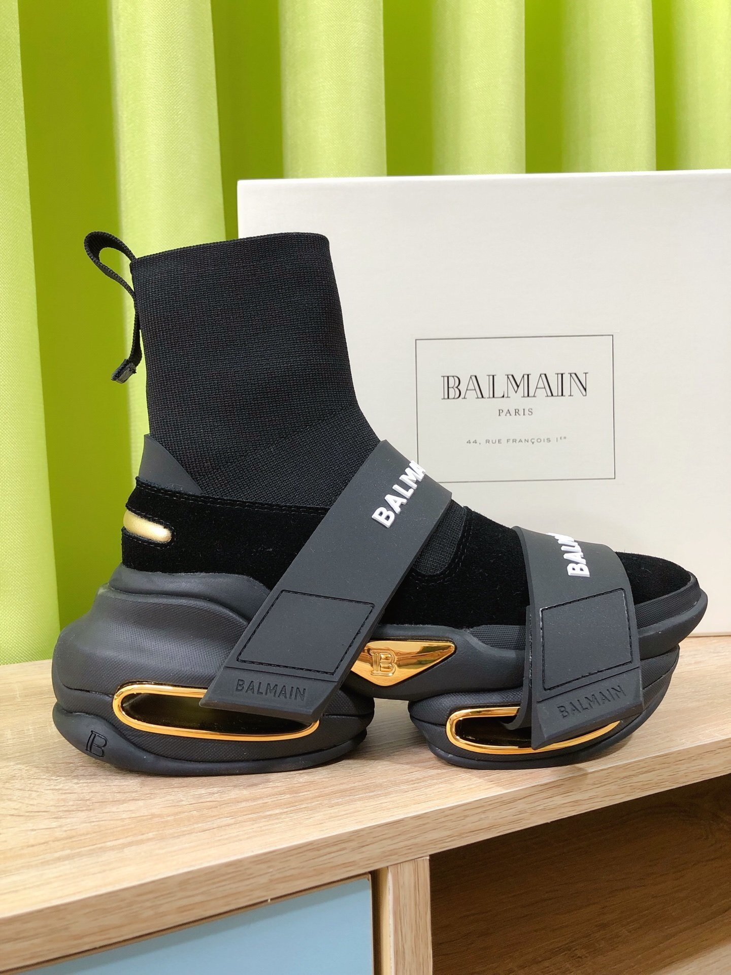 BA*LM*A1N SHOES