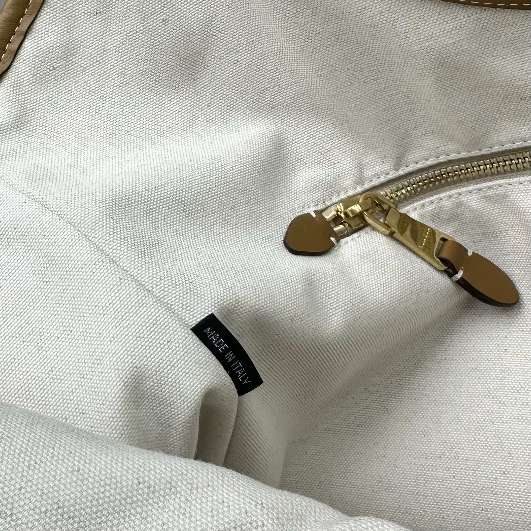 Miumiu hobo Axillary bag