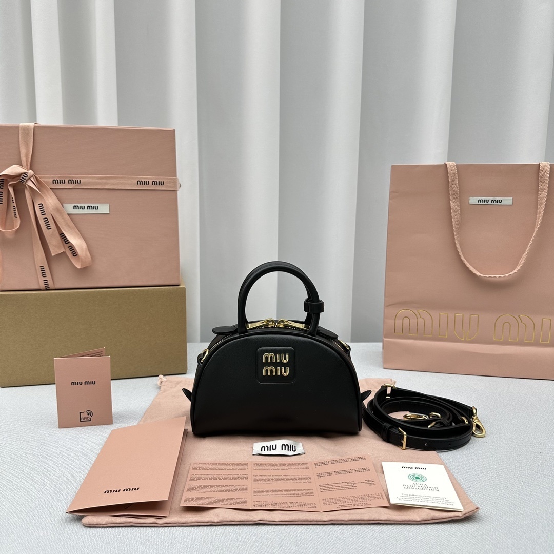 Miu miu 𝗛𝗼𝗯𝗼 𝗕𝗮𝗴