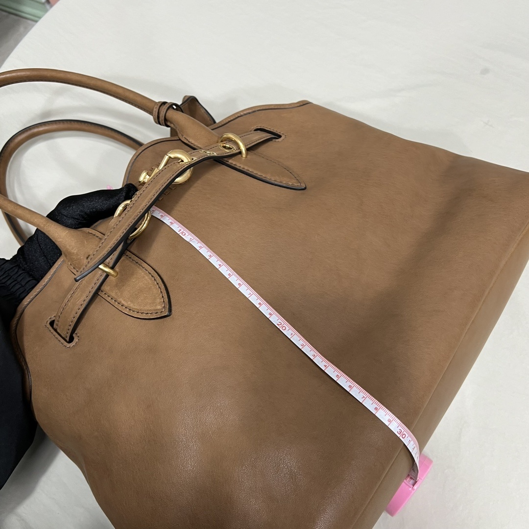 Miumiu 𝐍𝐚𝐩𝐩𝐚 𝐥𝐞𝐚𝐭𝐡𝐞𝐫 bag