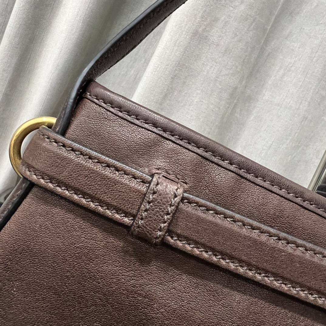 Miumiu Aventure 25ss tote bag