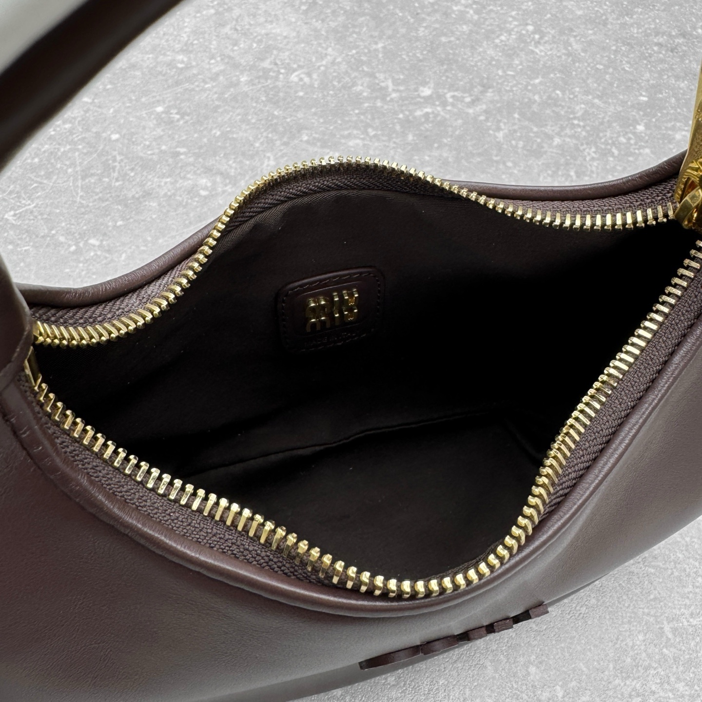 Miu miu 𝐰𝐚𝐧𝐝𝐞𝐫 bag