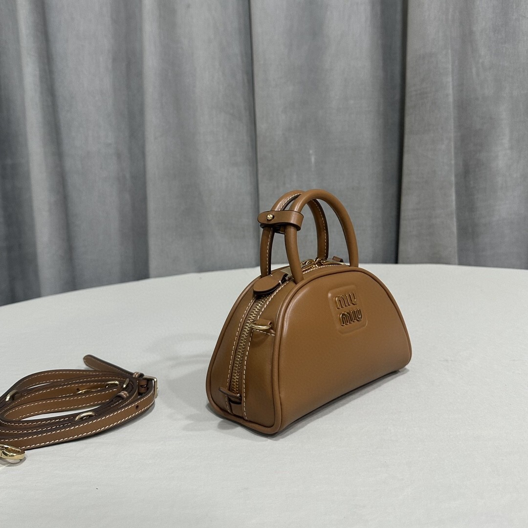 Miu miu 𝗛𝗼𝗯𝗼 𝗕𝗮𝗴