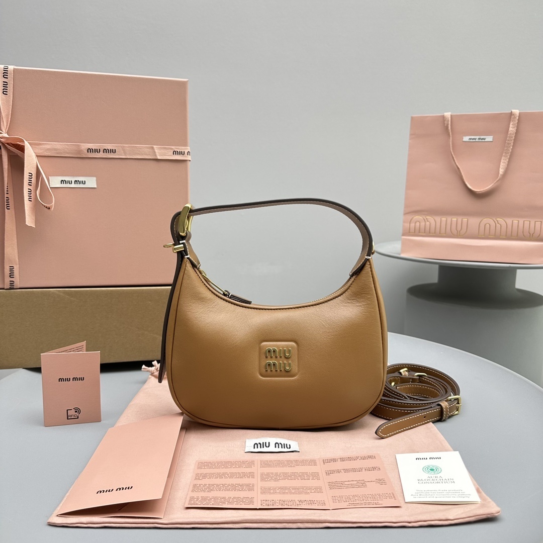 𝐌𝐢𝐮 𝐌𝐢◼ 𝐡𝐨𝐛𝐨 bag