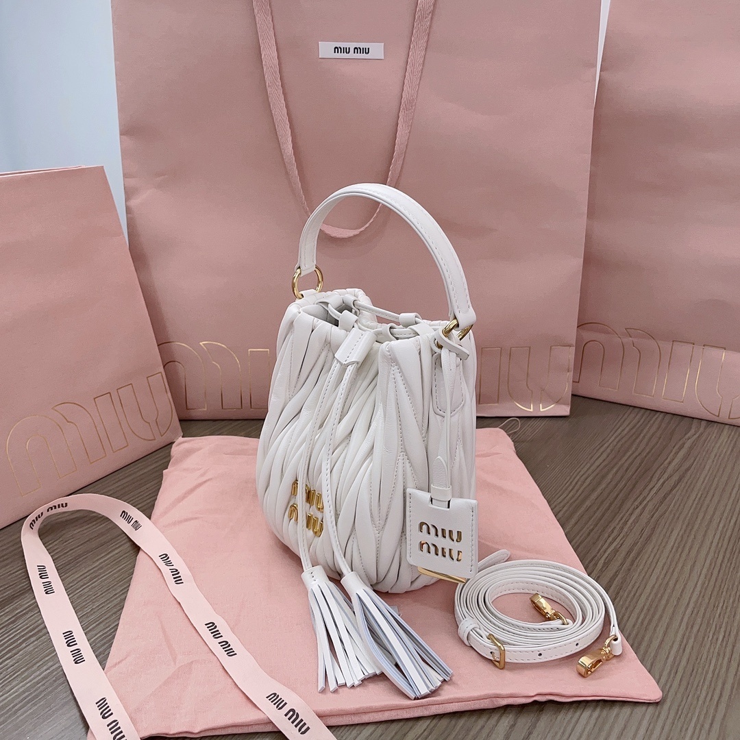 Miumiu Matelasse bag