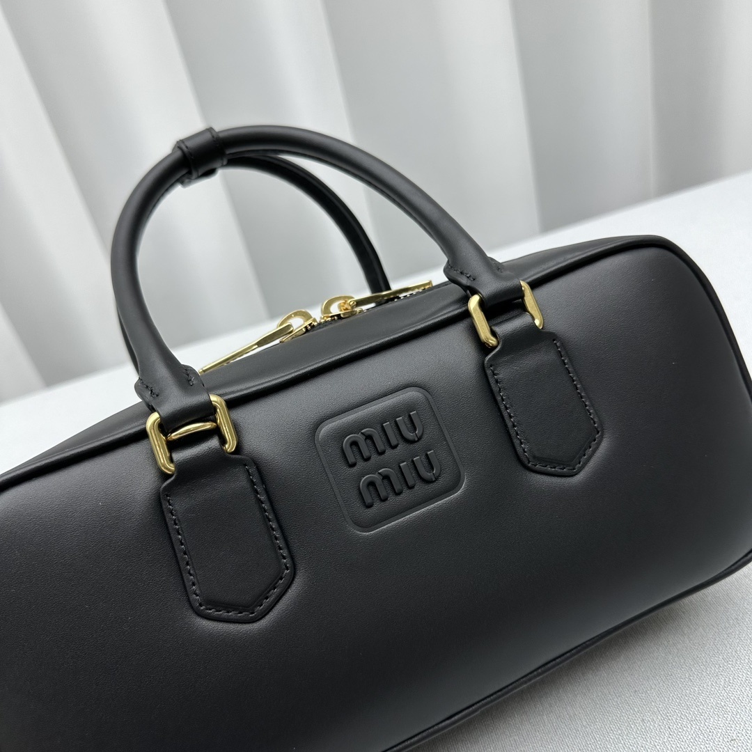 Miumiu SS23 tote bag