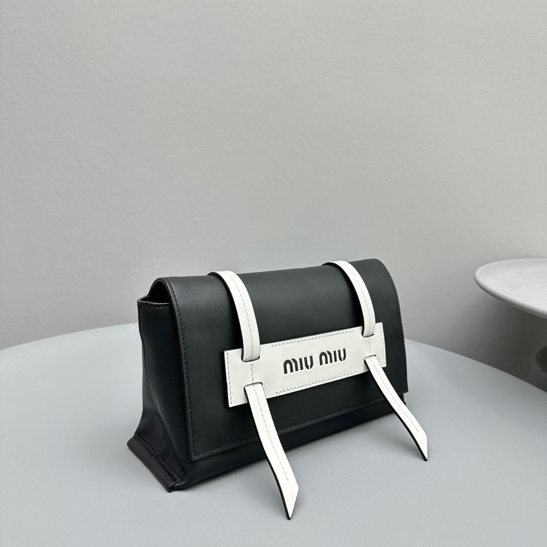 Miumiu postman bag