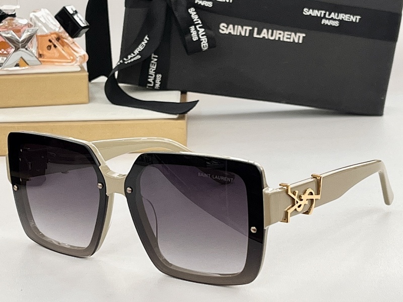SAINTLAURENT 0042
