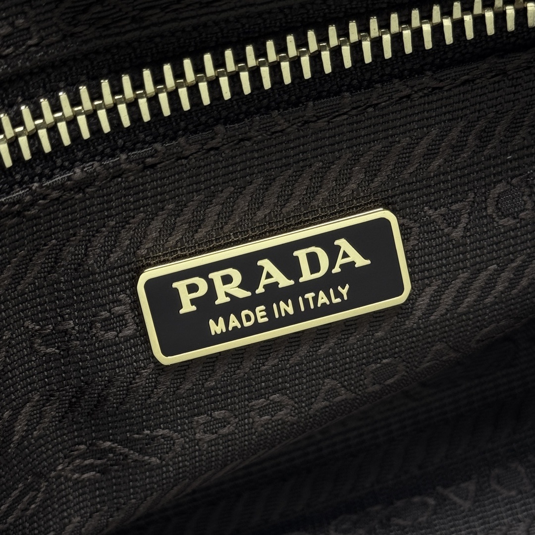 PRADA 0240