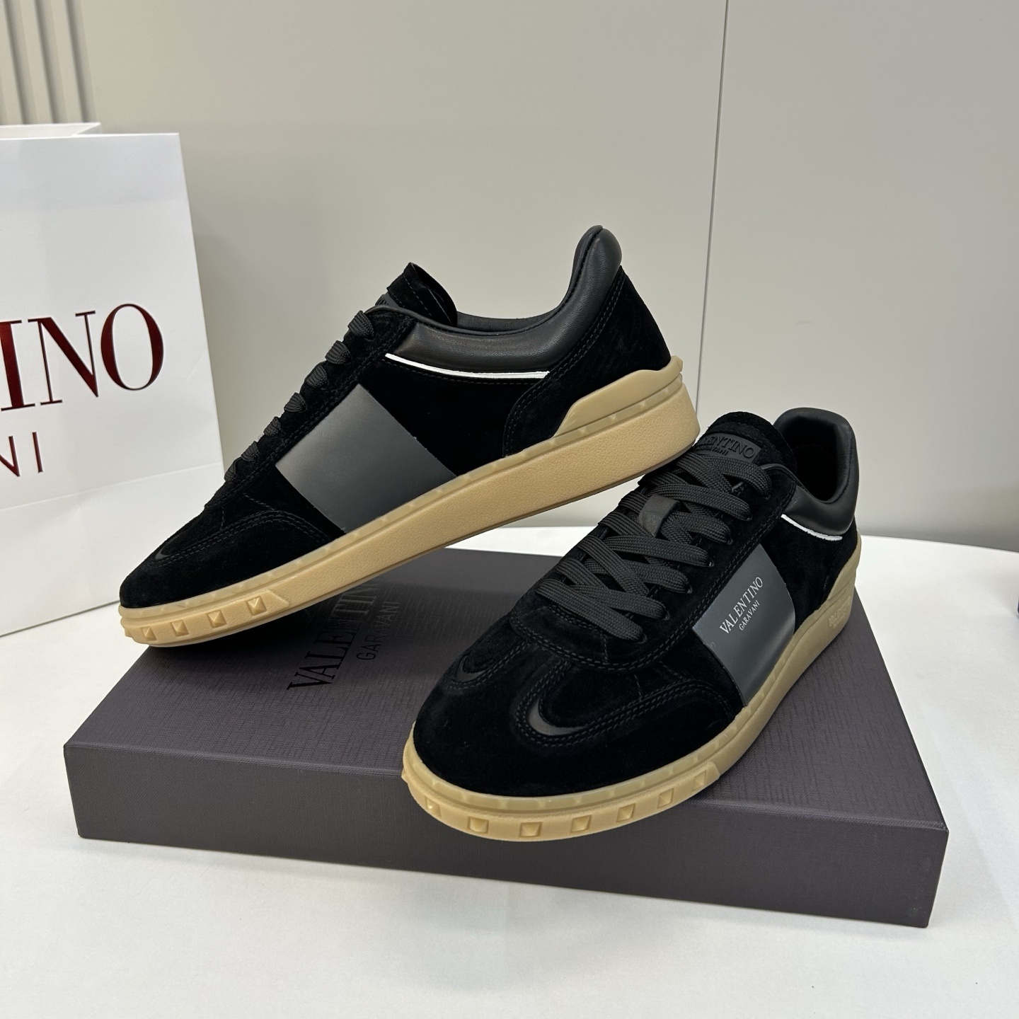 Valentino 0017