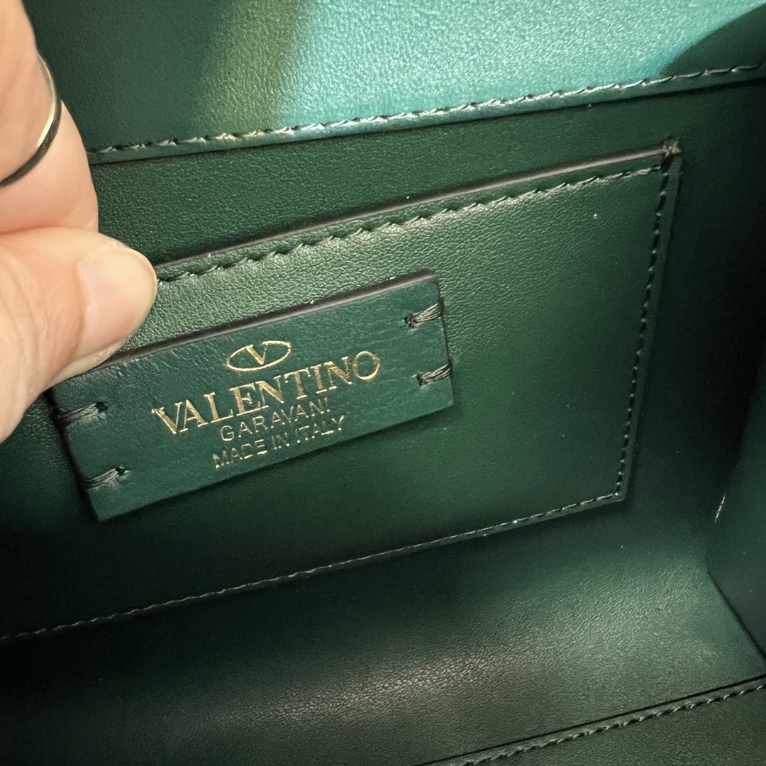 Valentino 0082