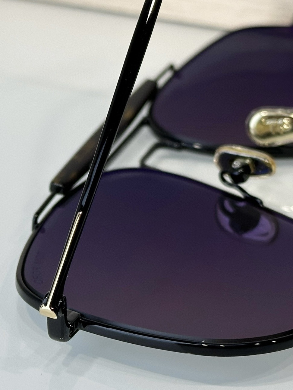 TOM FORD 046