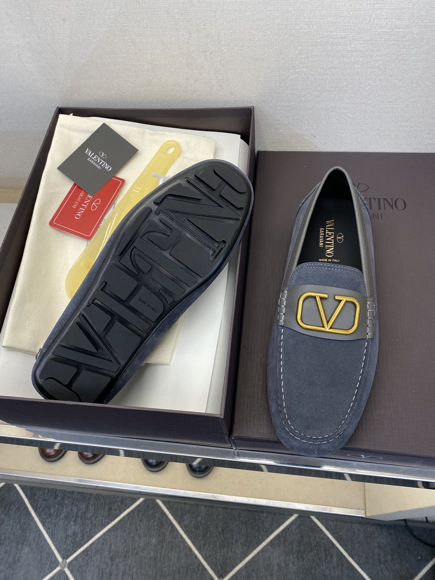 Valentino 011